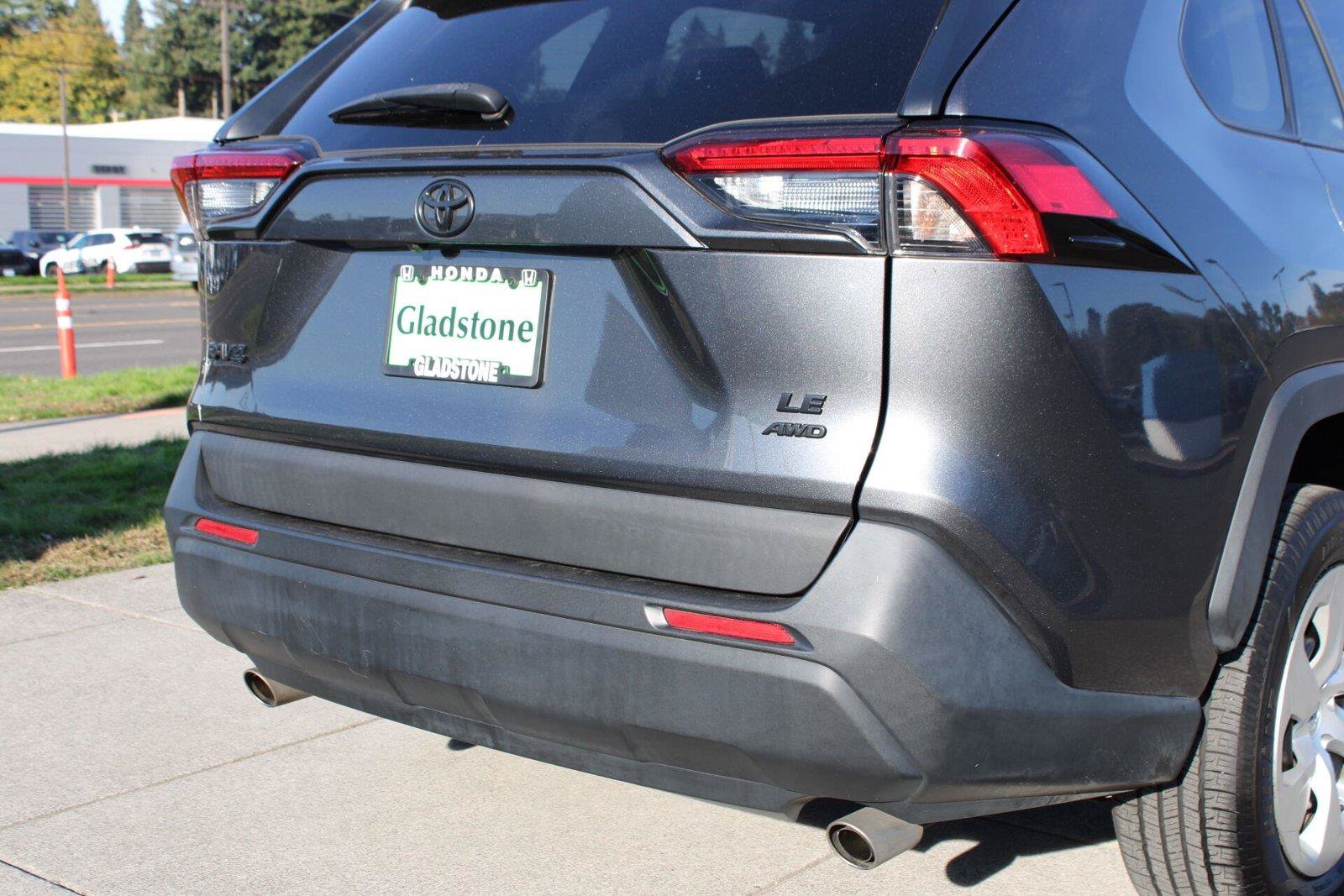 Used 2021 Toyota RAV4 LE AWD/4WD image 13