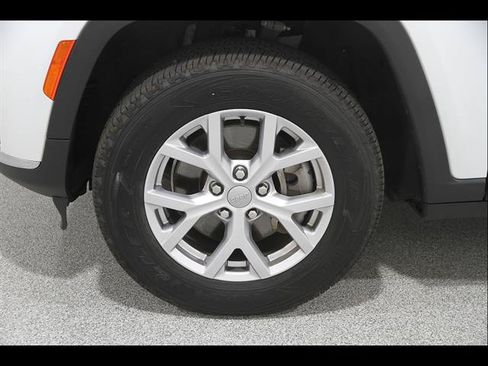 Used 2021 Jeep Grand Cherokee L Limited AWD/4WD image 24