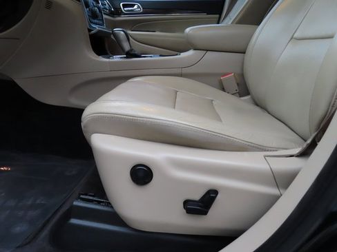 Used 2018 Jeep Grand Cherokee Limited w/ Luxury Group II image 16