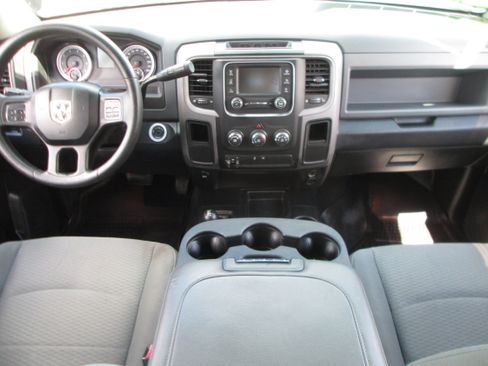 Used 2015 RAM 2500 Tradesman w/ Chrome Appearance Group AWD/4WD image 16