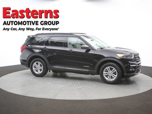 Used 2021 Ford Explorer XLT w/ Equipment Group 202A AWD/4WD image 47