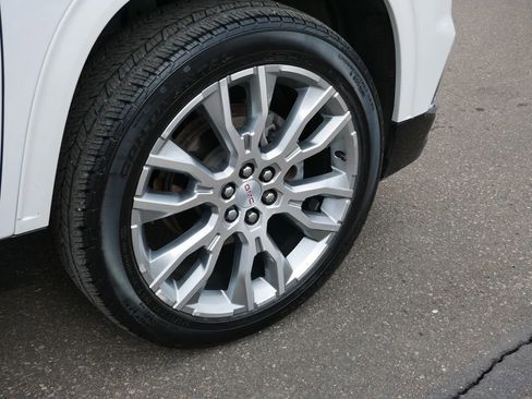 Used 2024 GMC Acadia Denali image 9