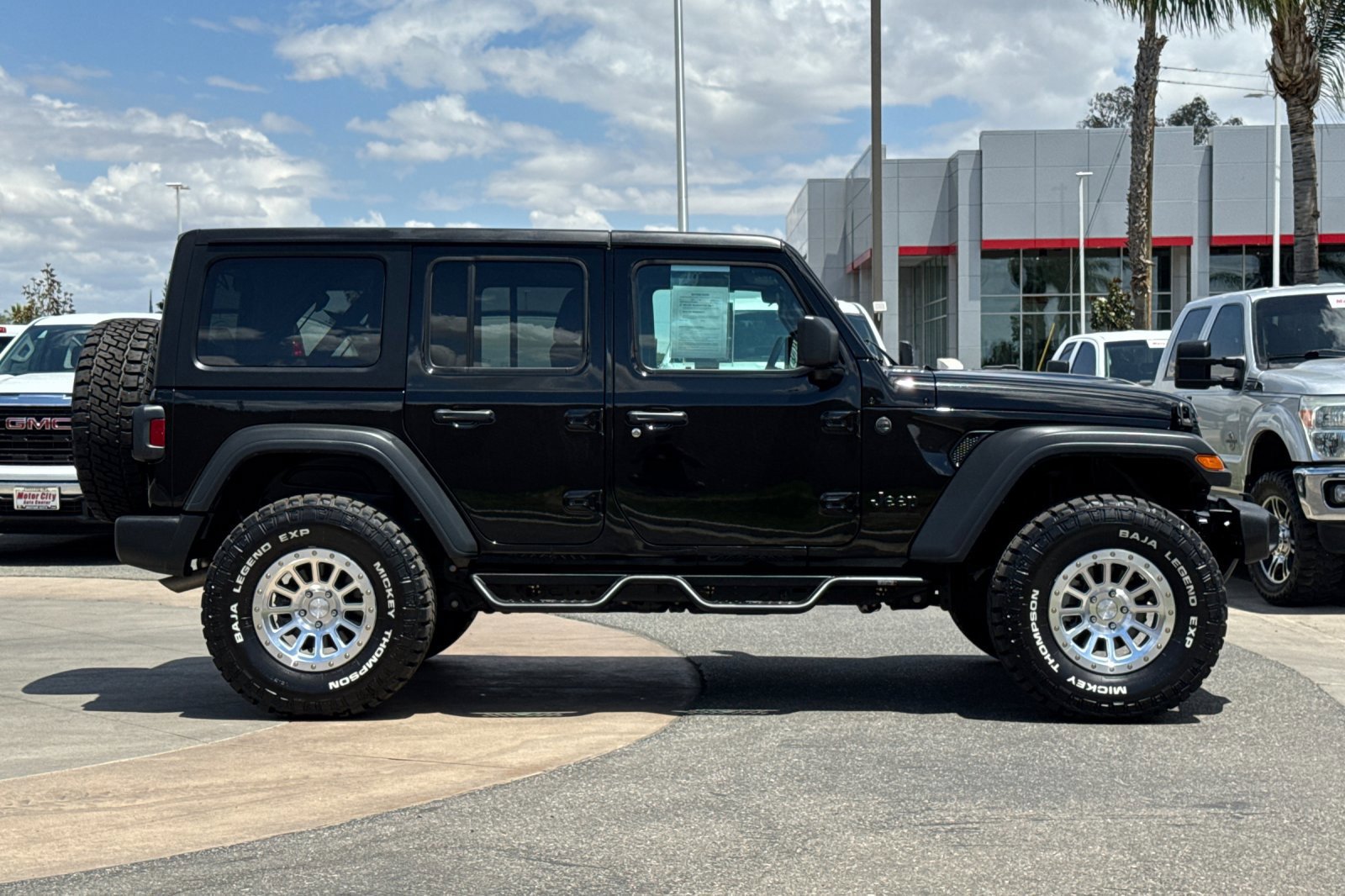 Used 2025 Jeep Wrangler Unlimited Sport AWD/4WD image 3