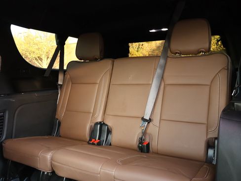 Certified 2025 Chevrolet Suburban High Country image 31