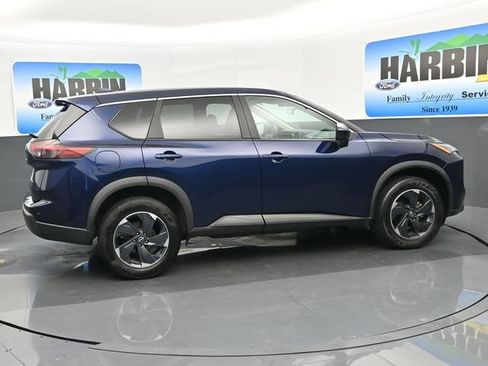 Used 2024 Nissan Rogue SV AWD/4WD image 6
