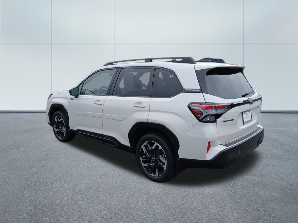 Used 2025 Subaru Forester Limited AWD/4WD image 3