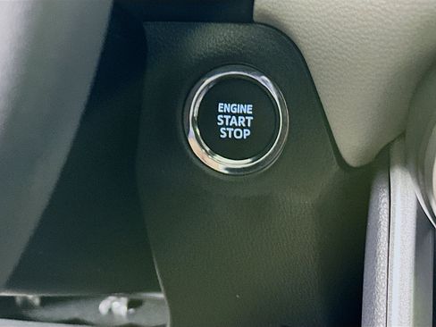 Used 2025 Toyota RAV4 XLE Premium image 20