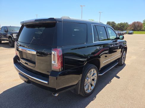 Used 2016 GMC Yukon Denali w/ Open Road Package AWD/4WD image 5