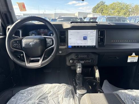 New 2025 Ford Bronco Badlands image 5