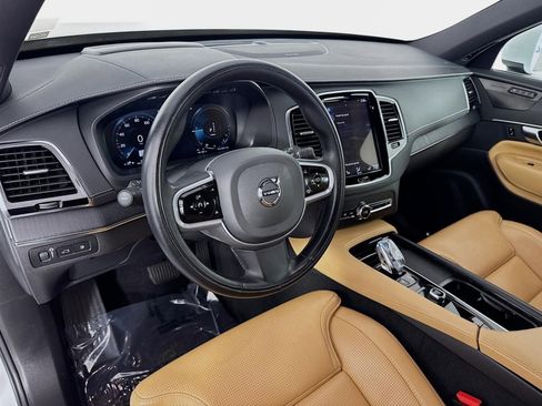 Used 2022 Volvo XC90 T8 Inscription image 10
