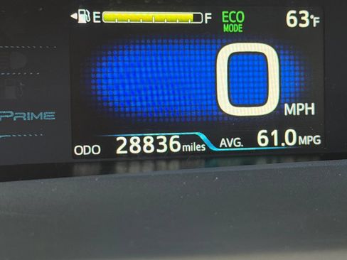 Used 2019 Toyota Prius Prime Advanced w/ Carpet Mat Package FWD image 30
