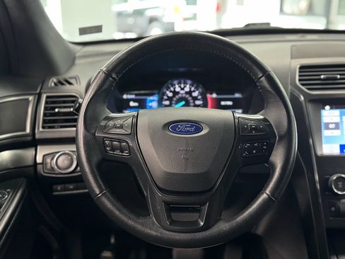Used 2019 Ford Explorer XLT w/ Equipment Group 201A AWD/4WD image 20