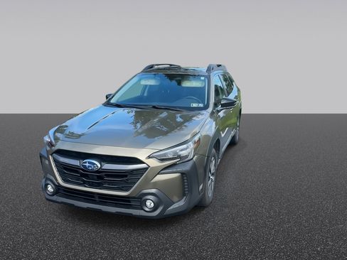 Used 2024 Subaru Outback Premium AWD/4WD image 4