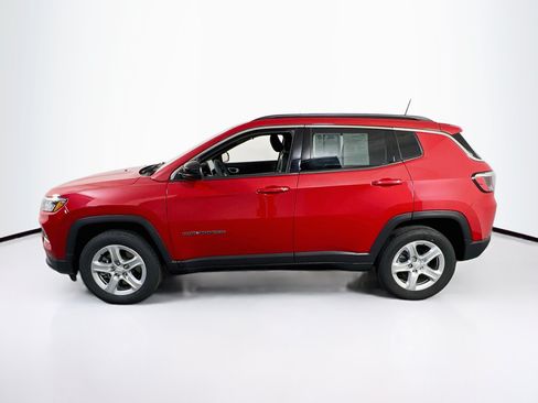 Used 2023 Jeep Compass Latitude w/ Convenience Group AWD/4WD image 8