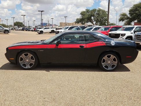 Used 2013 Dodge Challenger R/T RWD image 2
