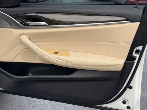 Used 2017 BMW 530i 530i Sedan 4D image 12