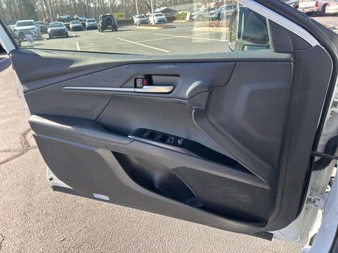 Used 2025 Toyota Camry XSE image 27