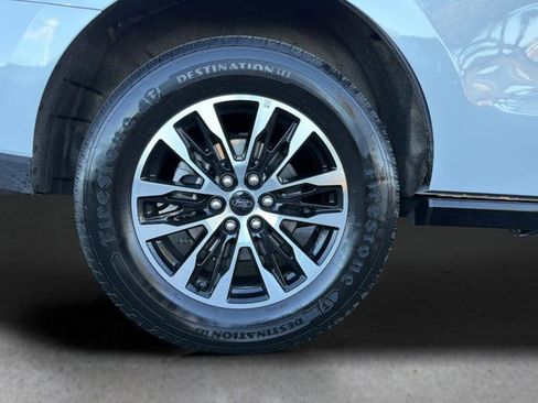 Used 2025 Ford Expedition Platinum AWD/4WD image 12