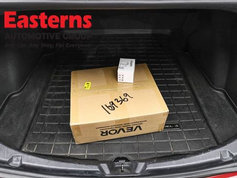 Used 2018 Tesla Model 3 Long Range image 9