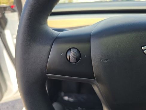 Used 2023 Tesla Model 3 Standard Range image 23