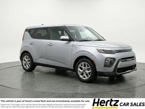 Used 2025 Kia Soul LX w/ LX Technology Package FWD image 1