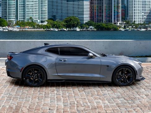 Used 2021 Chevrolet Camaro LT image 4