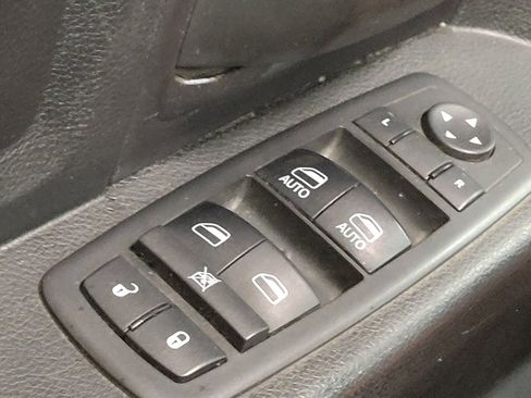 Used 2018 RAM 1500 Express w/ Express Value Package image 27