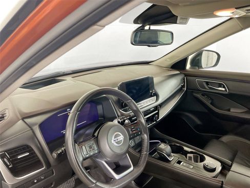 Used 2021 Nissan Rogue Platinum image 25