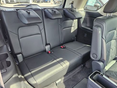 New 2026 Nissan Pathfinder Platinum AWD/4WD image 28