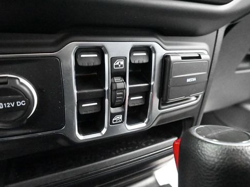 Used 2023 Jeep Gladiator Sport image 31