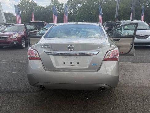 Used 2013 Nissan Altima 2.5 SV FWD image 10