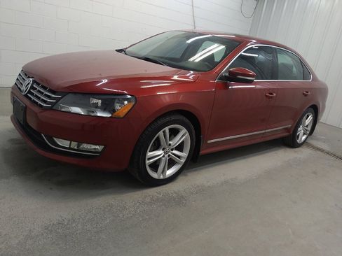 Used 2015 Volkswagen Passat 1.8T SEL Premium image 2