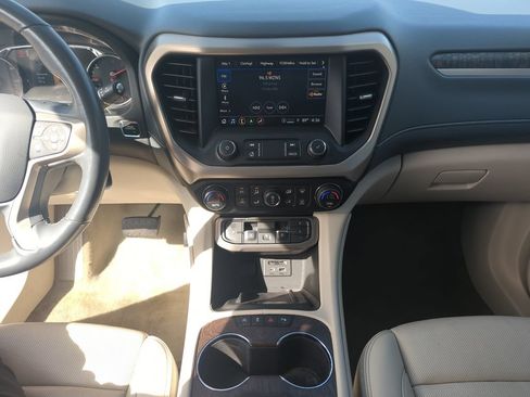 Used 2021 GMC Acadia Denali w/ Denali Technology Package FWD image 25