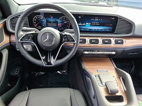 Certified 2025 Mercedes-Benz GLE 350 4MATIC image 11