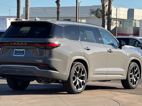New 2026 Lexus TX 500h image 4
