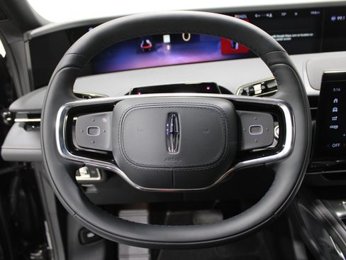 Used 2025 Lincoln Nautilus Reserve w/ Jet Appearance Package AWD/4WD image 9