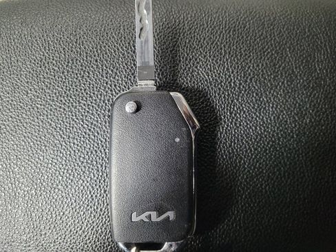 Used 2023 Kia Forte LXS w/ LXS Technology Package image 32