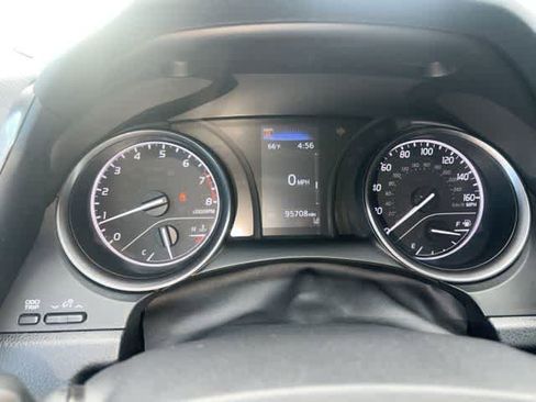 Used 2021 Toyota Camry SE image 14