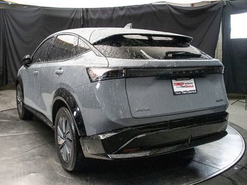 Used 2025 Nissan Ariya AWD image 10