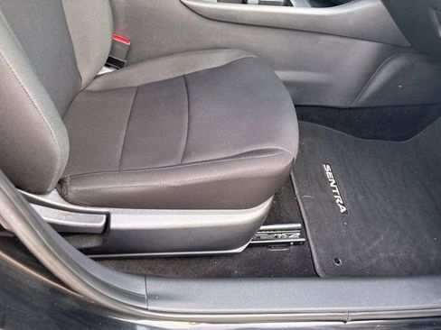 Used 2025 Nissan Sentra S image 12