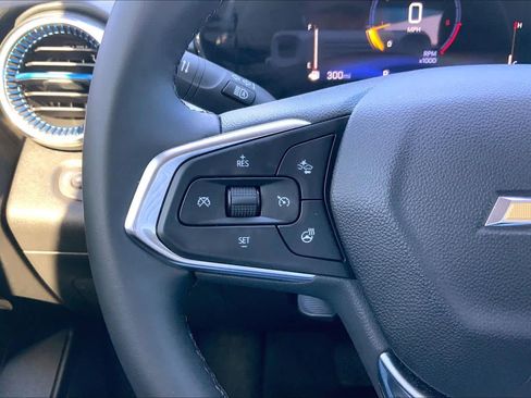 Certified 2025 Chevrolet Trax LT w/ Driver Confidence Package image 24