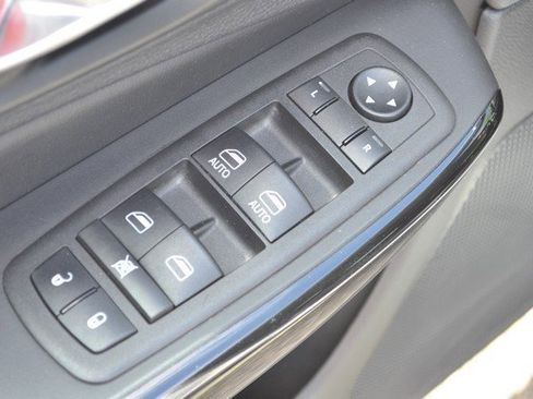 Used 2023 Jeep Cherokee Altitude Lux image 16