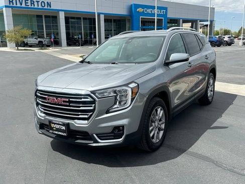 Certified 2024 GMC Terrain SLT image 30