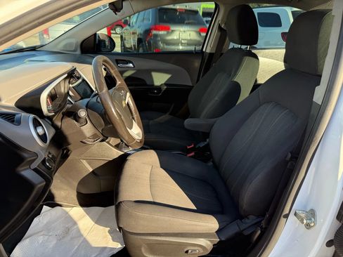 Used 2017 Chevrolet Sonic LT w/ Convenience Package image 10