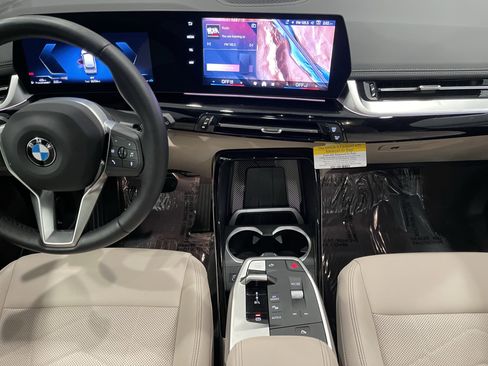 Used 2025 BMW X1 xDrive28i w/ Convenience Package image 17