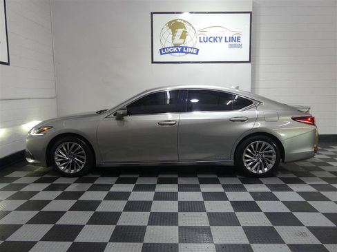 Used 2019 Lexus ES 300h w/ Accessory Package FWD image 7