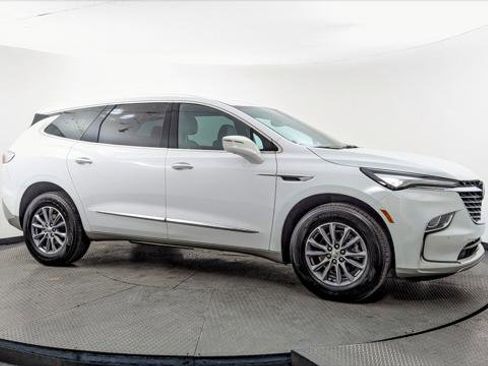 Used 2024 Buick Enclave Premium image 11