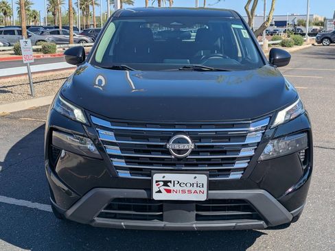 Used 2024 Nissan Rogue SV FWD image 9