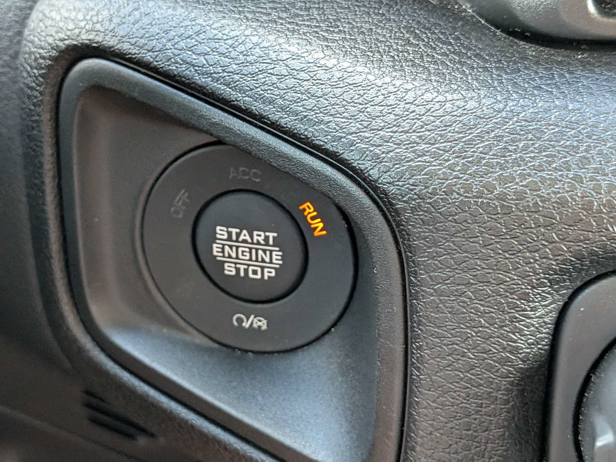 Used 2025 Jeep Gladiator Sport AWD/4WD image 26