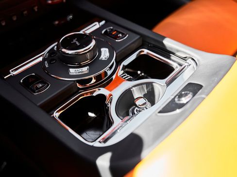 Used 2020 Rolls-Royce Wraith image 57